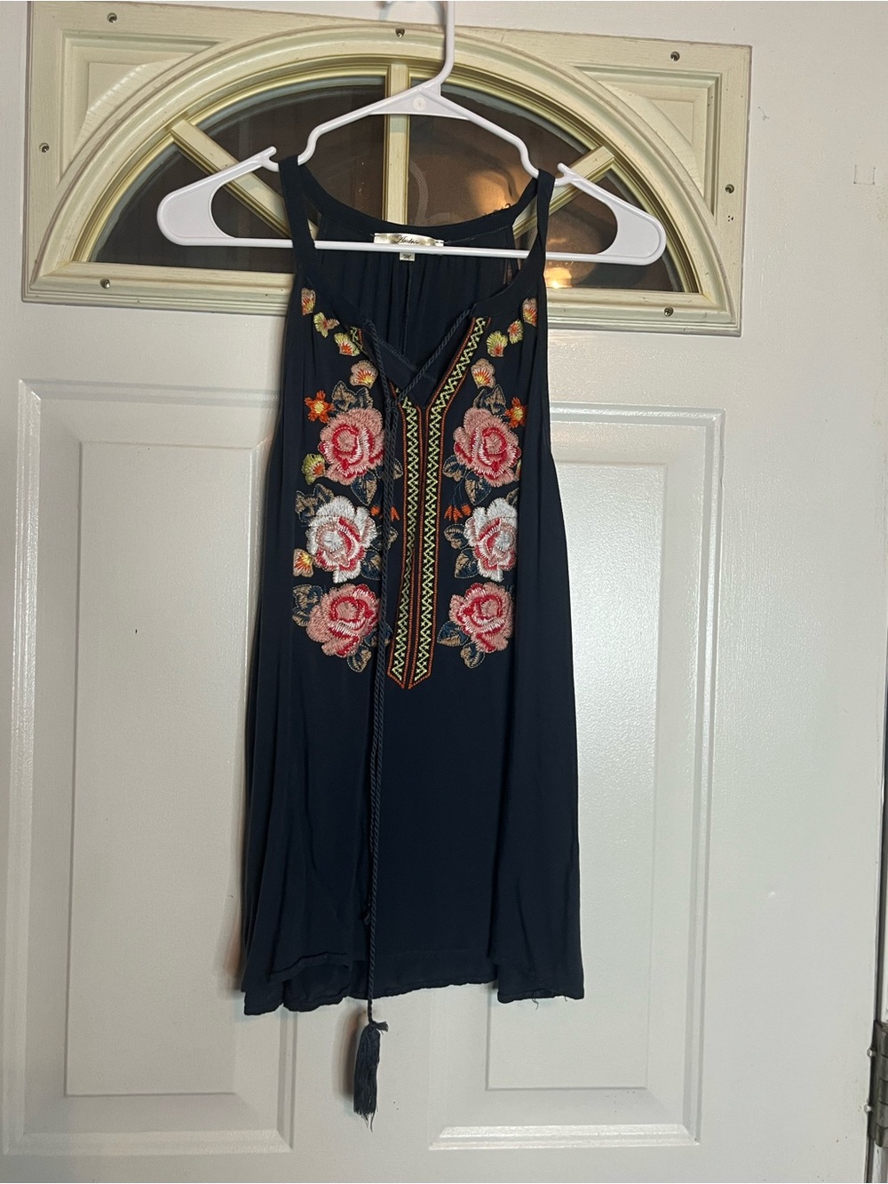 ANDREE BY UNIT Navy Embroidered Floral Tassel Camisole